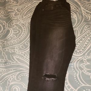 Destroyed skinny jeans